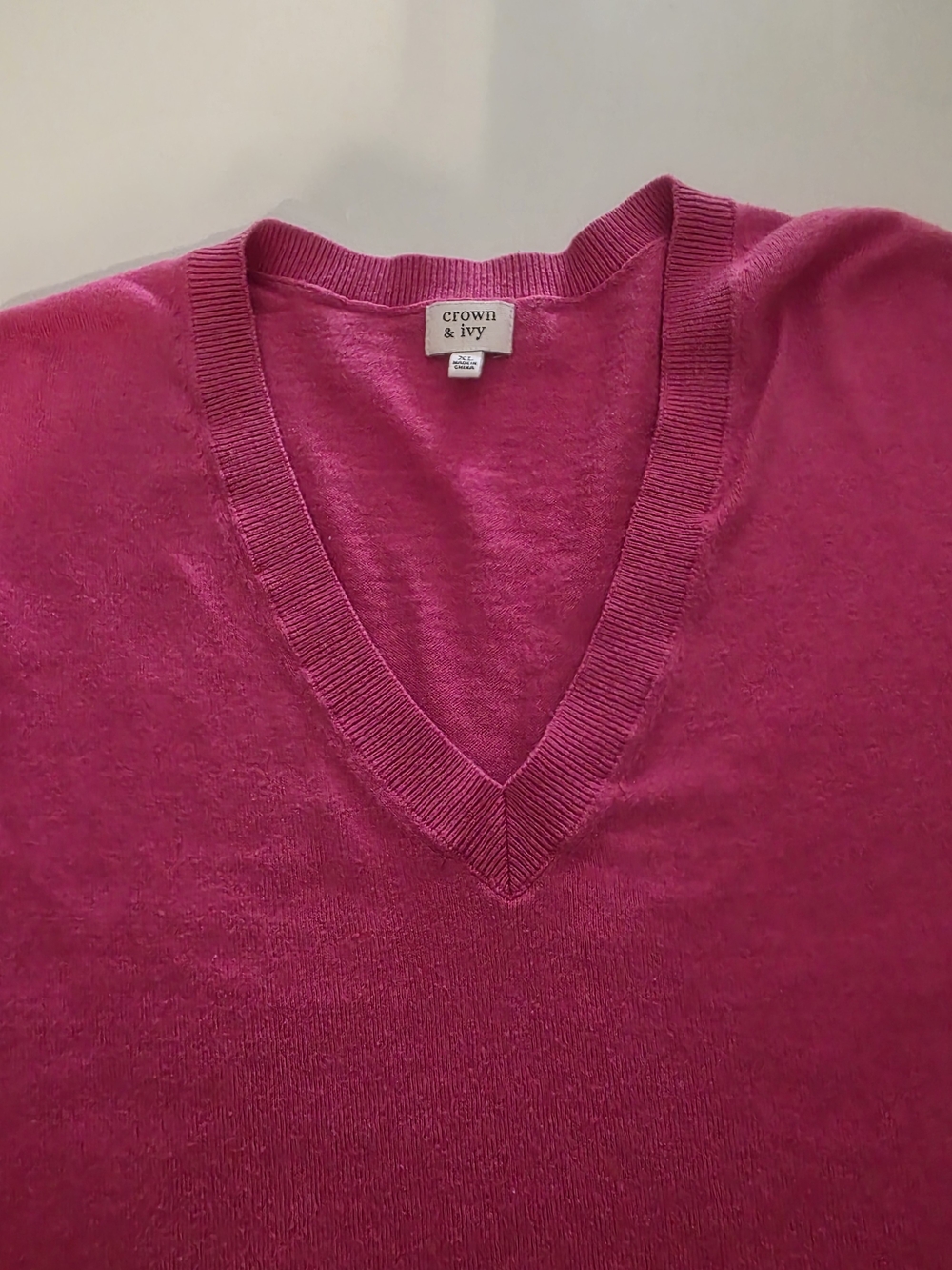 Crown & Ivy V-Neck Sweater in Bright Fuchsia